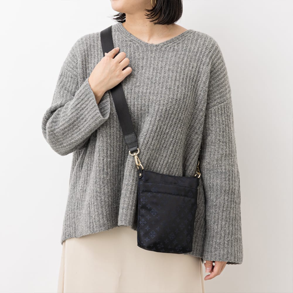 shoulderbag