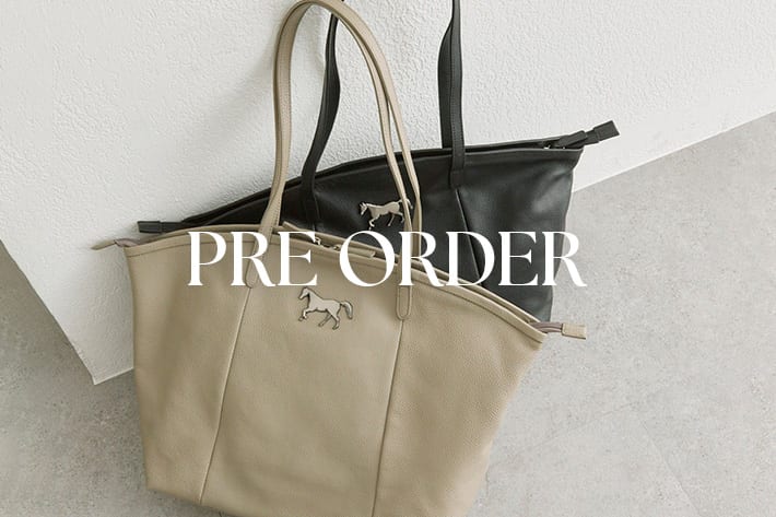 ear PAPILLONNER 2/12更新　オンオフ使える上品さ。ホースチャームバッグが予約スタート！