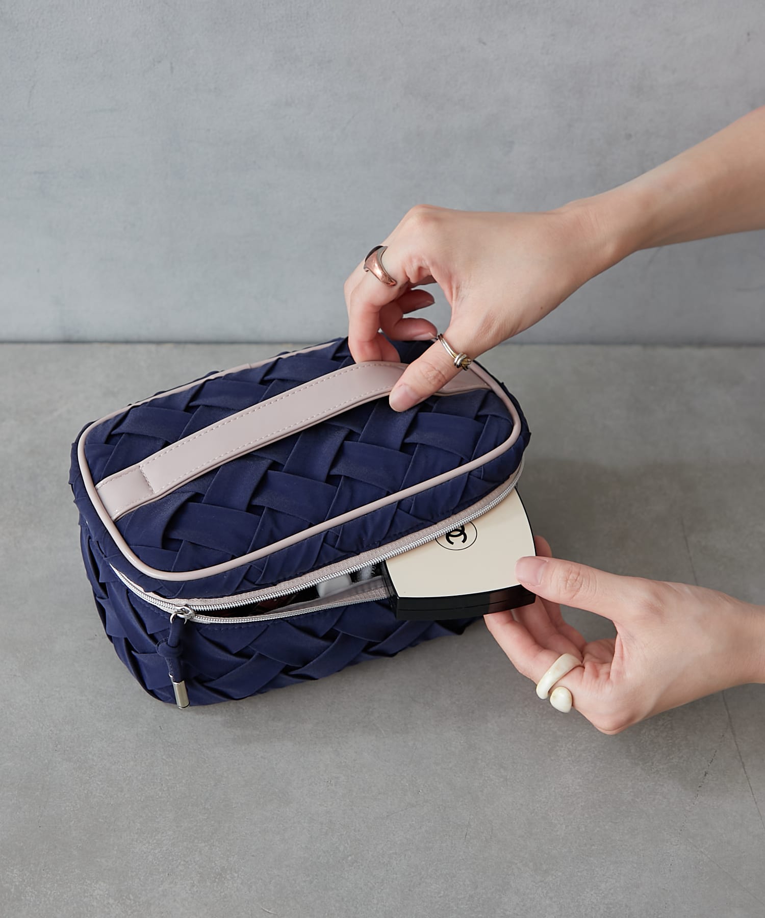 Suede Vanity Pouch ブラウン 1