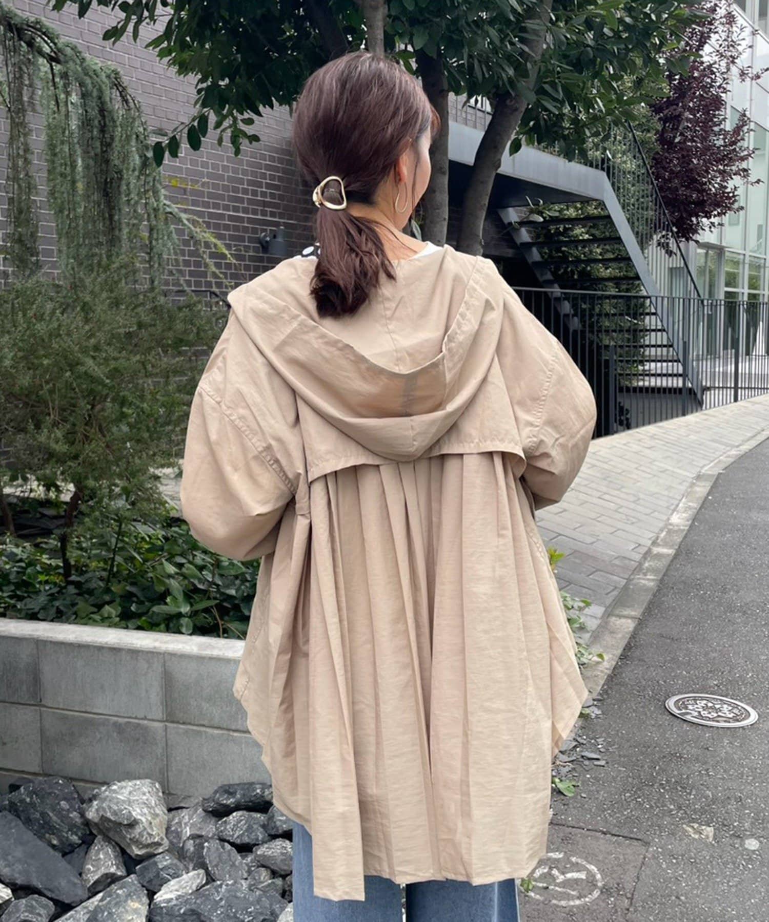 背面