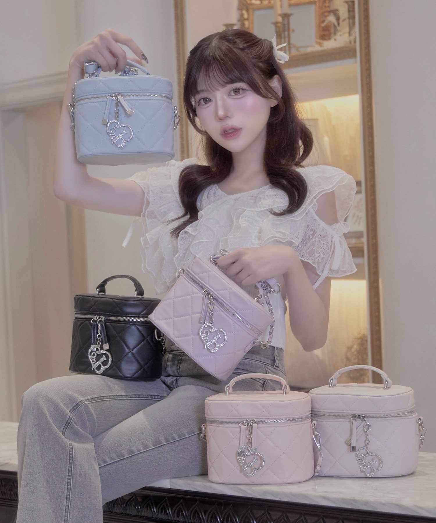 Glitter Logo Quilted Vanity (合皮)