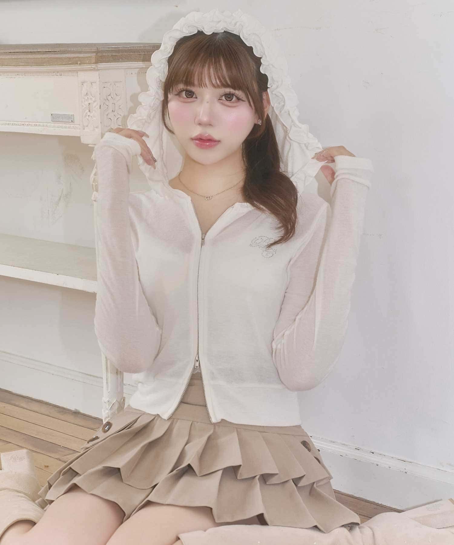 UV Cut Frill Zip Hoodie