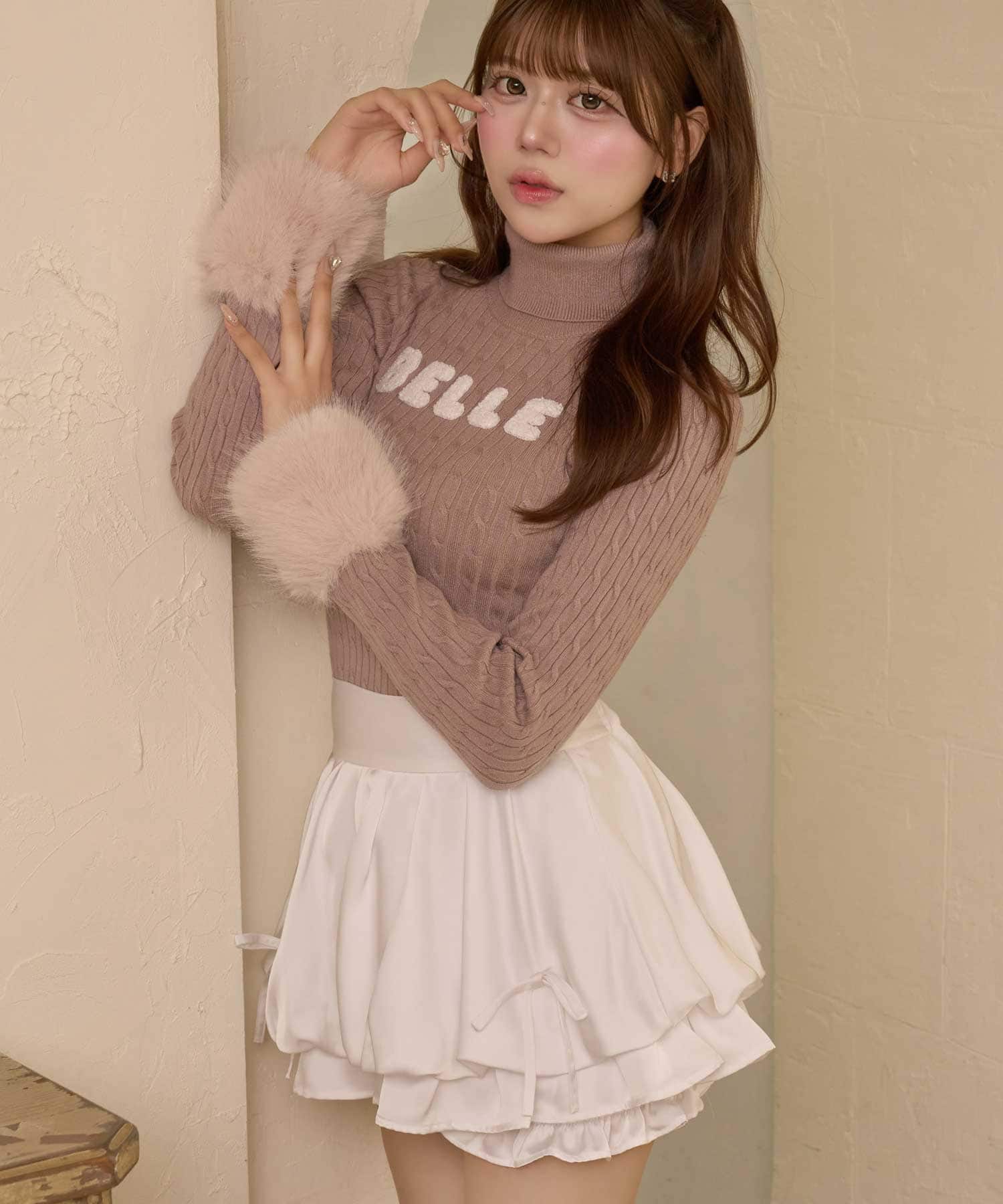 Belle Logo Fur Sleeve Knit