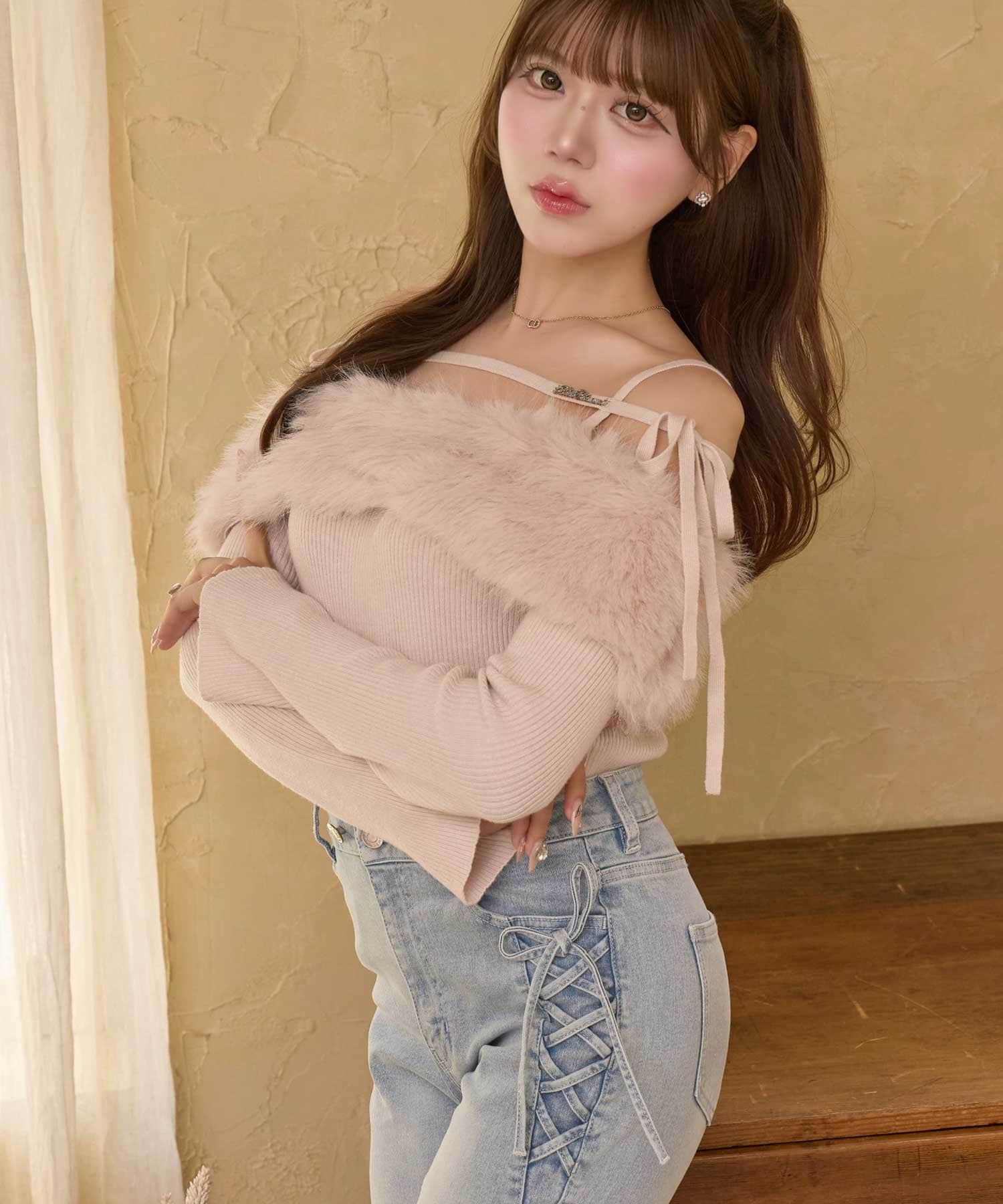 Fur Ribbon Off-shoulder Knit