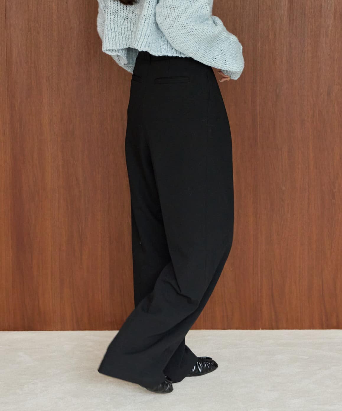 タックワイドパンツ