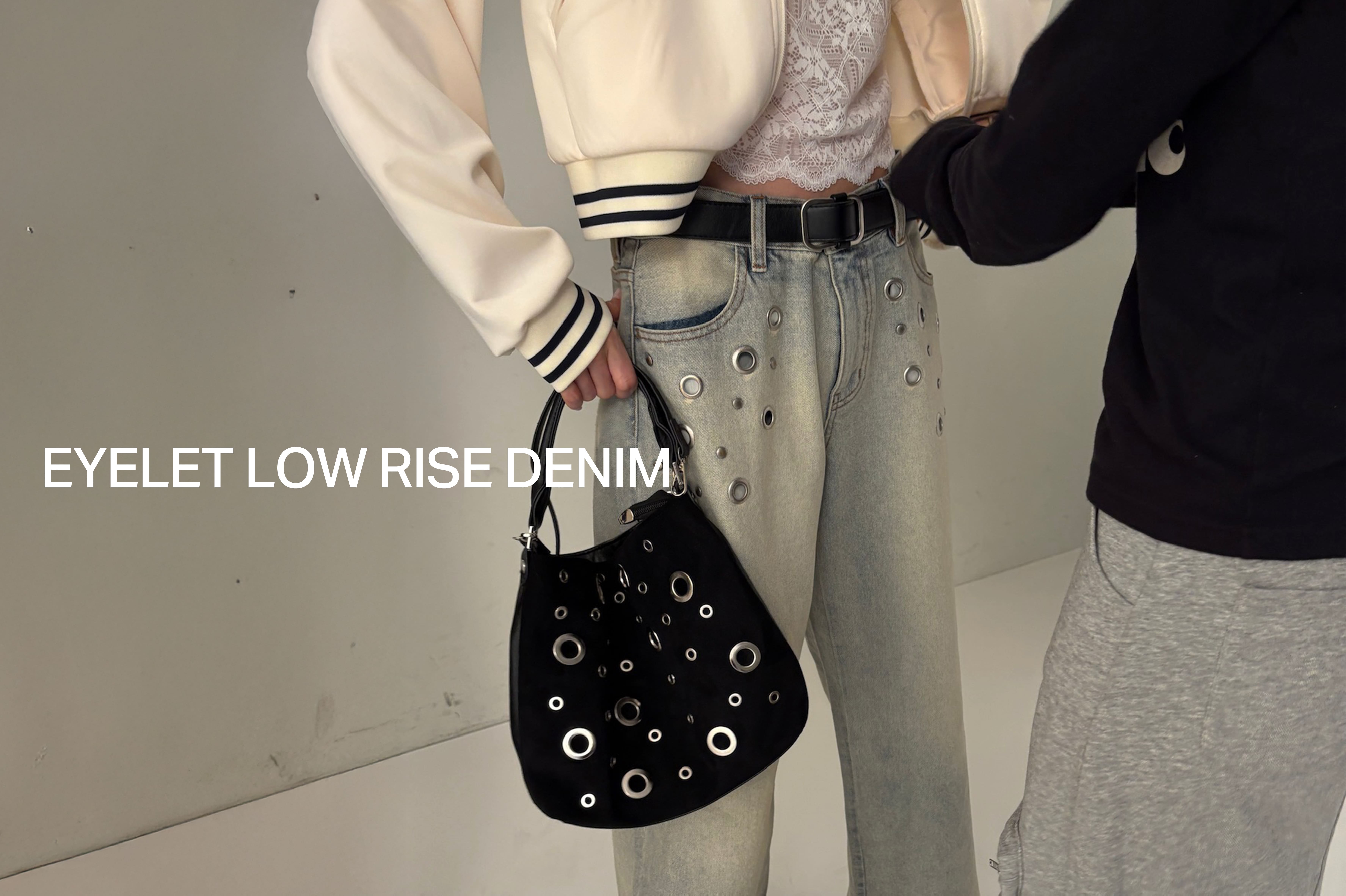 【今売れてるボトムス】アイレットローライズデニム