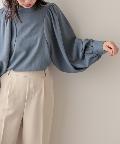 natural couture(ナチュラルクチュール) スタンドカラー袖コンシャスブラウス