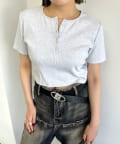 WHO’S WHO gallery(フーズフーギャラリー) ヘンリーネックショートTEE