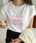 DISCOAT(ディスコート) 【WEB限定】《新色追加！》カールロゴフレンチスリーブTシャツ