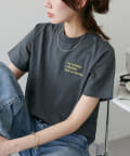 DISCOAT(ディスコート) 《新色追加!》【WEB限定】3段ロゴ刺繍ショートTシャツ