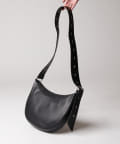 Lui's(ルイス) half moon bag/L cow nappa（ショルダーバッグ）