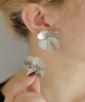 ear PAPILLONNER(イア パピヨネ) WEB限定追加決定！《日本製/ハレの日》お花/すかしフラワーピアス