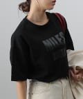 COLONY 2139(コロニー トゥーワンスリーナイン) MILESラメロゴTシャツ