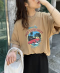 DISCOAT(ディスコート) 【WEB限定/ユニセックス】ヴィンテージカープリントTシャツ