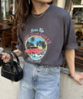DISCOAT(ディスコート) 【WEB限定/ユニセックス】ヴィンテージカープリントTシャツ