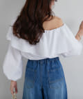 La boutique BonBon(ラブティックボンボン) 【最強華やぎ◎】ワンショルラッフルフリルブラウス