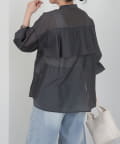 Jena　espace merveilleux(ジェナ　エスパスメルヴェイユ) 【ご好評につき再入荷！】後ろヨークラッフルシアーシャツ