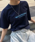 WHO’S WHO gallery(フーズフーギャラリー) WEB限定/2サイズ【BLESSYOU/ブレスユー】ピグメント刺繍ロゴTEE