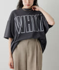 Whim Gazette(ウィム ガゼット) リラックスロゴTシャツ