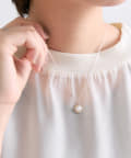 ear PAPILLONNER(イア パピヨネ) 《WEB限定/スターリングシルバー使用》枠付きパールネックレス