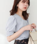 natural couture(ナチュラルクチュール) 【WEB限定】osono三角カフス配色Vネックブラウス