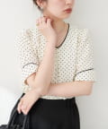 natural couture(ナチュラルクチュール) 【WEB限定】osono三角カフス配色Vネックブラウス