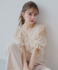 Chico(チコ) 【5色展開】シアーフラワーショルダースリットフリルブラウス