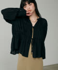 LARUTA(ラルータ) ［Web限定］ギャザーシアーブラウス