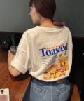 DISCOAT(ディスコート) 【WEB限定】トーストプリントビッグTシャツ《ユニセックス》