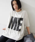 Whim Gazette(ウィム ガゼット) 【KATHARINE HAMNETT×Whim Gazetteコラボ】MEロゴTシャツ