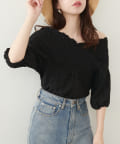 natural couture(ナチュラルクチュール) 【WEB限定】アイレットカットレースクロスオフショルプルオーバー