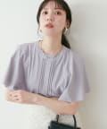 natural couture(ナチュラルクチュール) フレア袖ピンタックブラウス
