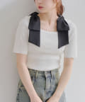 NICE CLAUP / OLIVE des OLIVE OUTLET(ナイスクラップ  / オリーブ デ オリーブ アウトレット) 肩リボンスクエアネックニット
