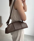 CAPRICIEUX LE'MAGE(カプリシュレマージュ) 〈ADD CULUMN/アドカラム〉PUFF CLASP CLUTCHバッグ