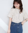 natural couture(ナチュラルクチュール) パイピングタックフレアスリーブブラウス