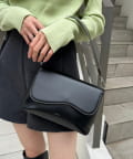 mline(エムライン) loti ビーンズフラップショルダーバッグ