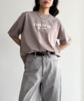 FREDY & GLOSTER(フレディ アンド グロスター) シルケット袖口 ロール5分袖ロゴTシャツ