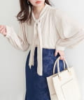 NICE CLAUP / OLIVE des OLIVE OUTLET(ナイスクラップ  / オリーブ デ オリーブ アウトレット) 【natural couture】とろみサテンボータイブラウス