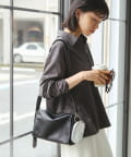 russet(ラシット) レザースクエアショルダーバッグ