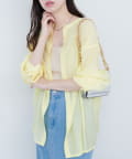 natural couture(ナチュラルクチュール) 【WEB限定】バンドカラーサイドスリットシアーシャツ