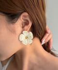 Lattice(ラティス) フラワーラフィアピアス