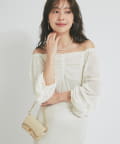 La boutique BonBon(ラブティックボンボン) 【KAZUMI監修カラーあり】フロッキーチュールギャザースリーブカットソー