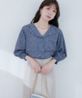 natural couture(ナチュラルクチュール) 【WEB限定】オープンカラー袖口シャーリングブラウス
