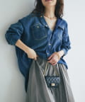 La boutique BonBon(ラブティックボンボン) 【3シーズン着れる】シアーデニム金釦2WAYシャツ