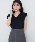 natural couture(ナチュラルクチュール) 前後2WAYスカラップノースリカットソーブラウス