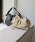 ear PAPILLONNER(イア パピヨネ) レザーフラップショルダーバッグ