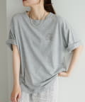 PUAL CE CIN(ピュアルセシン) ロゴ刺繍×フロッキープリント麻混Tシャツ