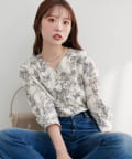 natural couture(ナチュラルクチュール) パール釦Vネック７分袖ブラウス