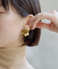 ear PAPILLONNER(イア パピヨネ) スパンコールフラワーピアス
