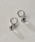ear PAPILLONNER(イア パピヨネ) キャップ付ドロップピアス
